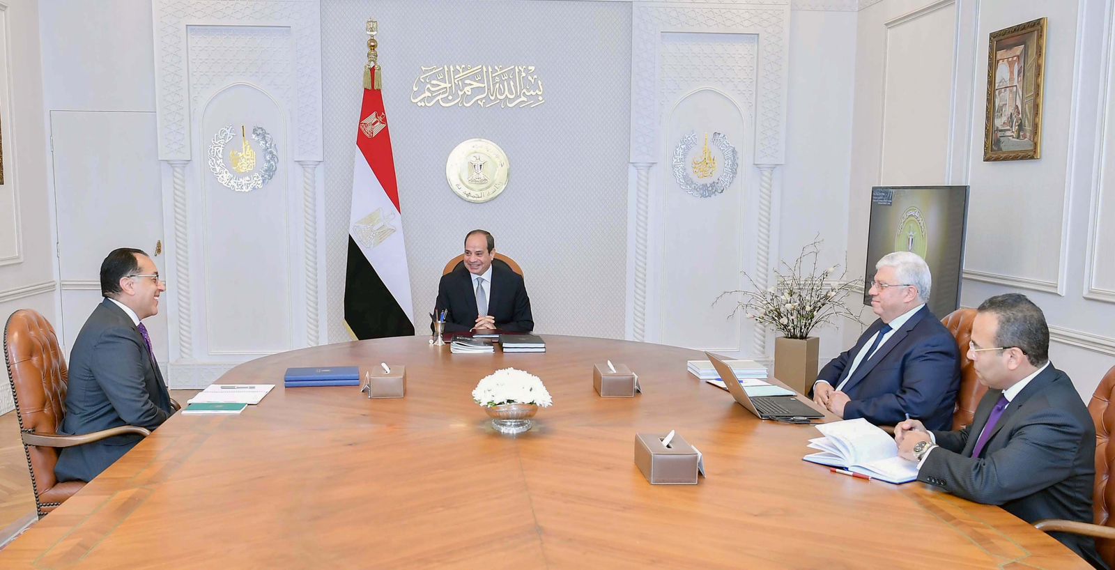 الرئيس السيسي يعقد اجتماعا لمتابعة تنفيذ الإستراتيجية الوطنية