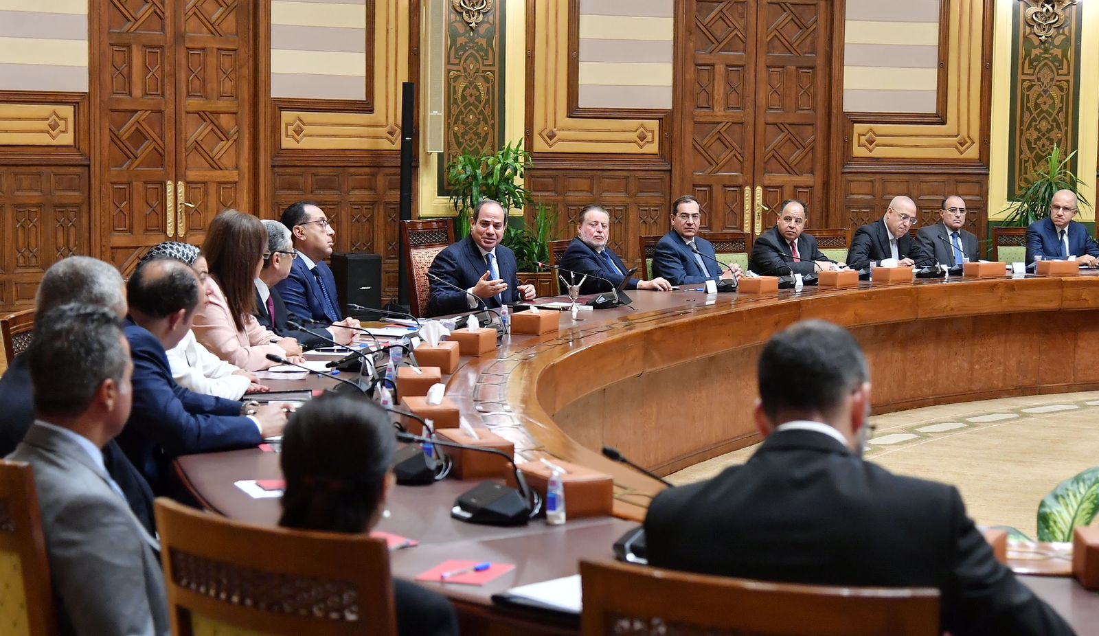 الرئيس السيسي يستقبل وفدًا من رجال الأعمال والمستثمرين المصريين من القطاعات الصناعية المختلفة