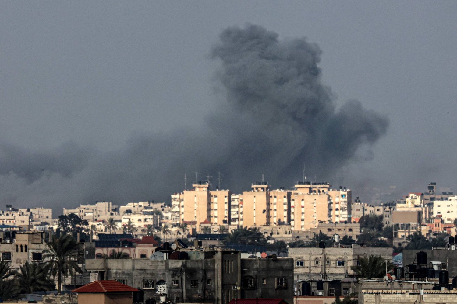 تواصل القصف الصاروخي للعدوان الإسرائيلي على قطاع غزة
