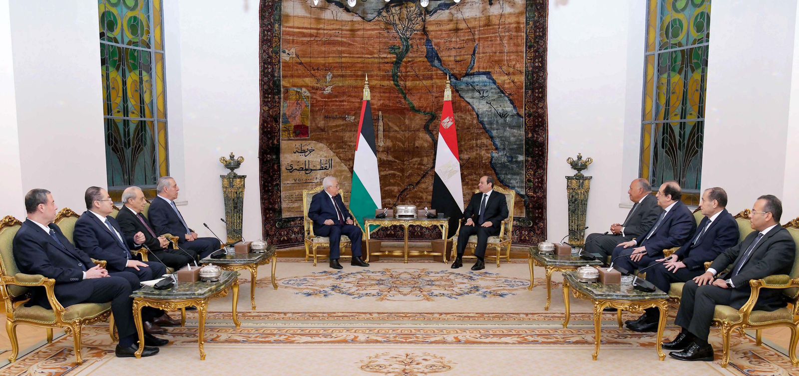 جلسة مباحثات موسعة بين الرئيس السيسي ونظيره الفلسطيني حول الأوضاع في غزة