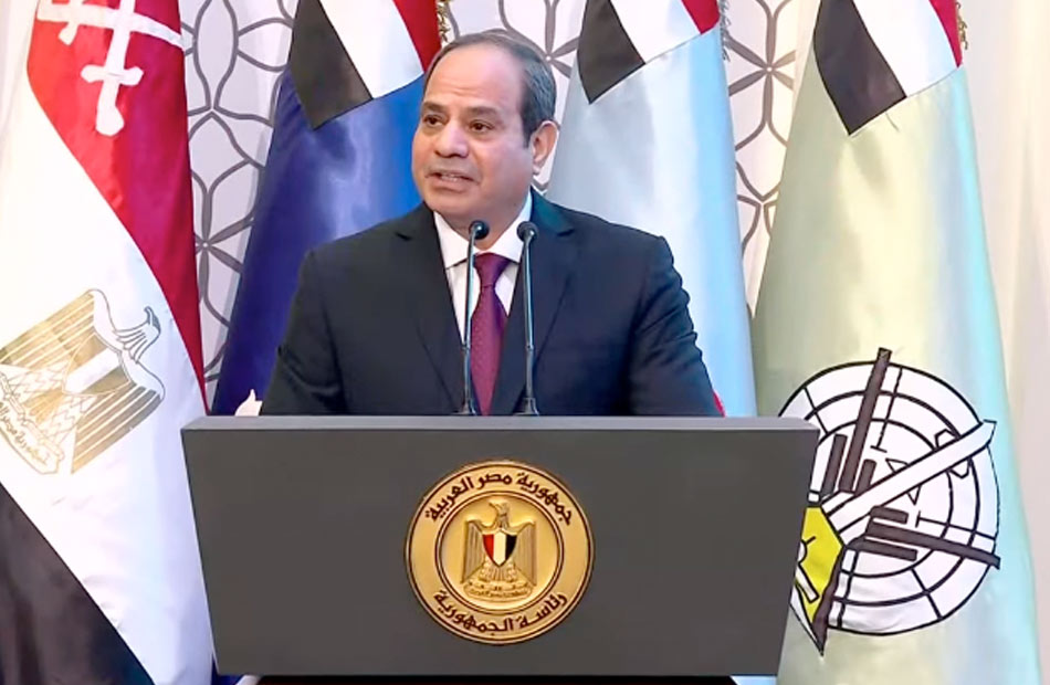 الرئيس السيسي للمصريين: عين التاريخ تنظر إليكم لتكتبوا تاريخًا جديدًا من المجد