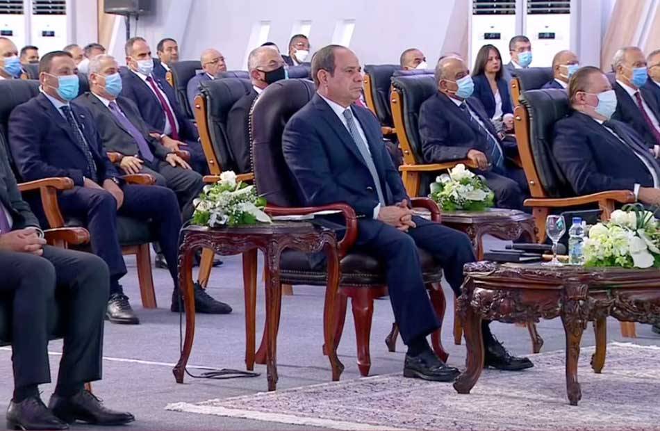 الرئيس السيسي يشهد افتتاح المنطقتين الاستثماريتين بميت غمر وبنها